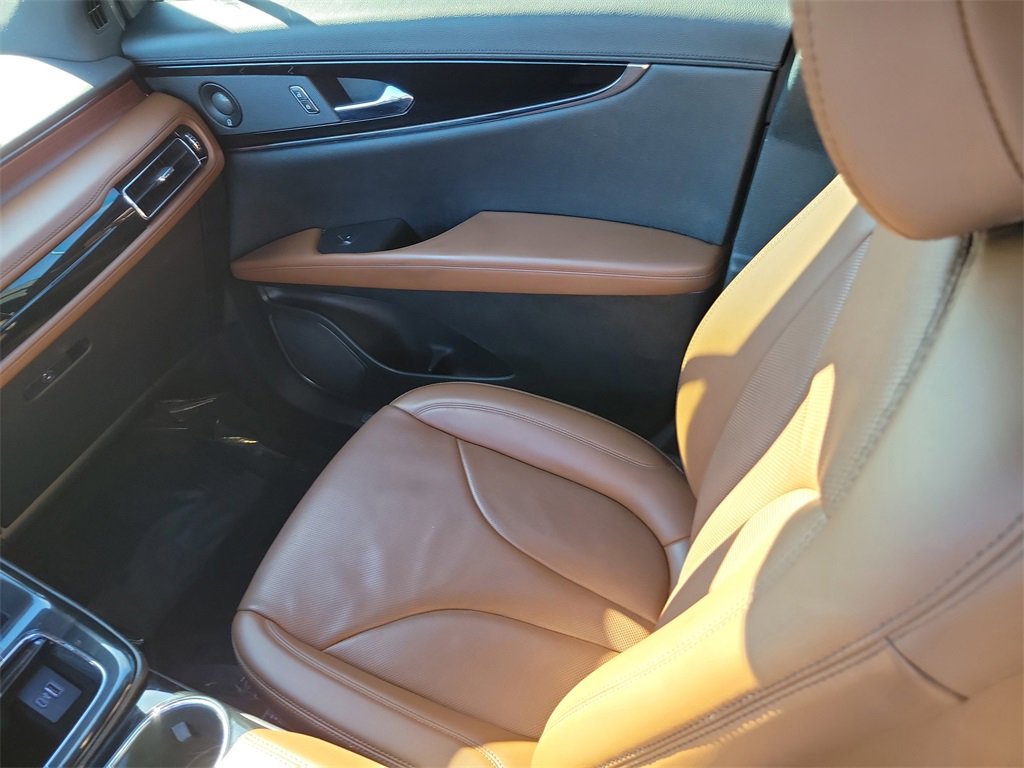 Used 2022 Lincoln Nautilus Reserve image 15