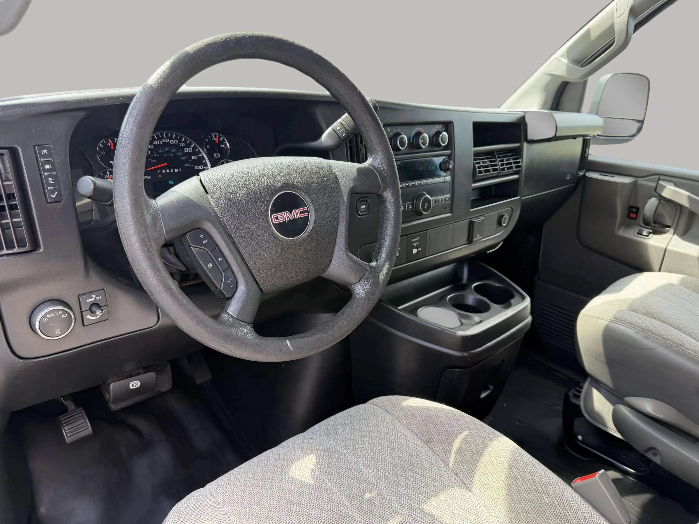 Used 2017 GMC Savana 2500 RWD image 13