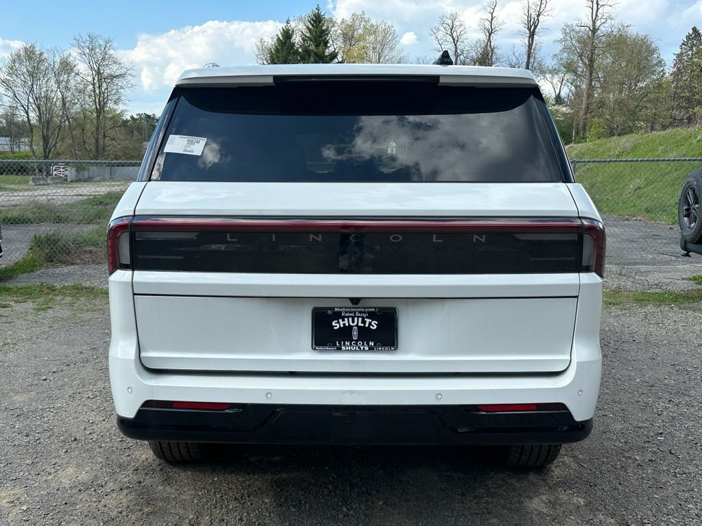 New 2025 Lincoln Navigator L Black Label AWD/4WD image 4