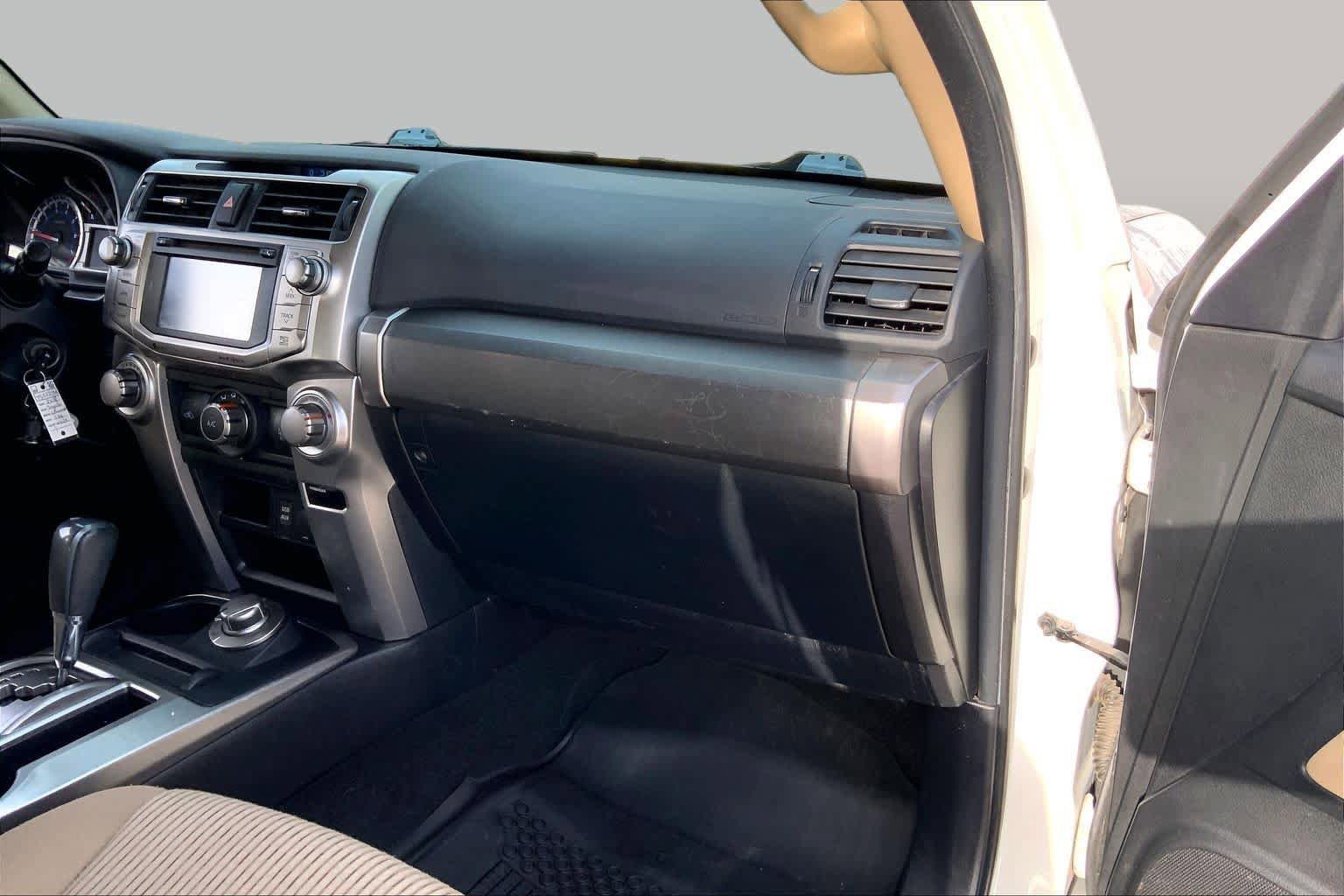 Used 2018 Toyota 4Runner SR5 AWD/4WD image 16
