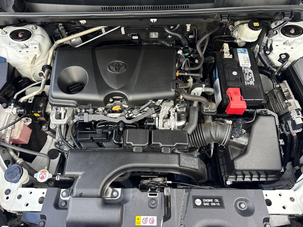 Used 2021 Toyota RAV4 LE image 28