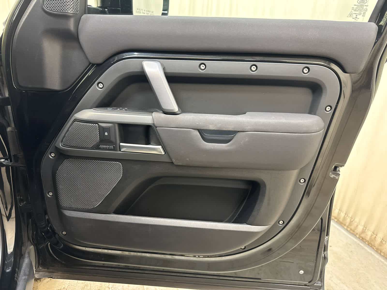Used 2023 Land Rover Defender 110 X-Dynamic SE image 28