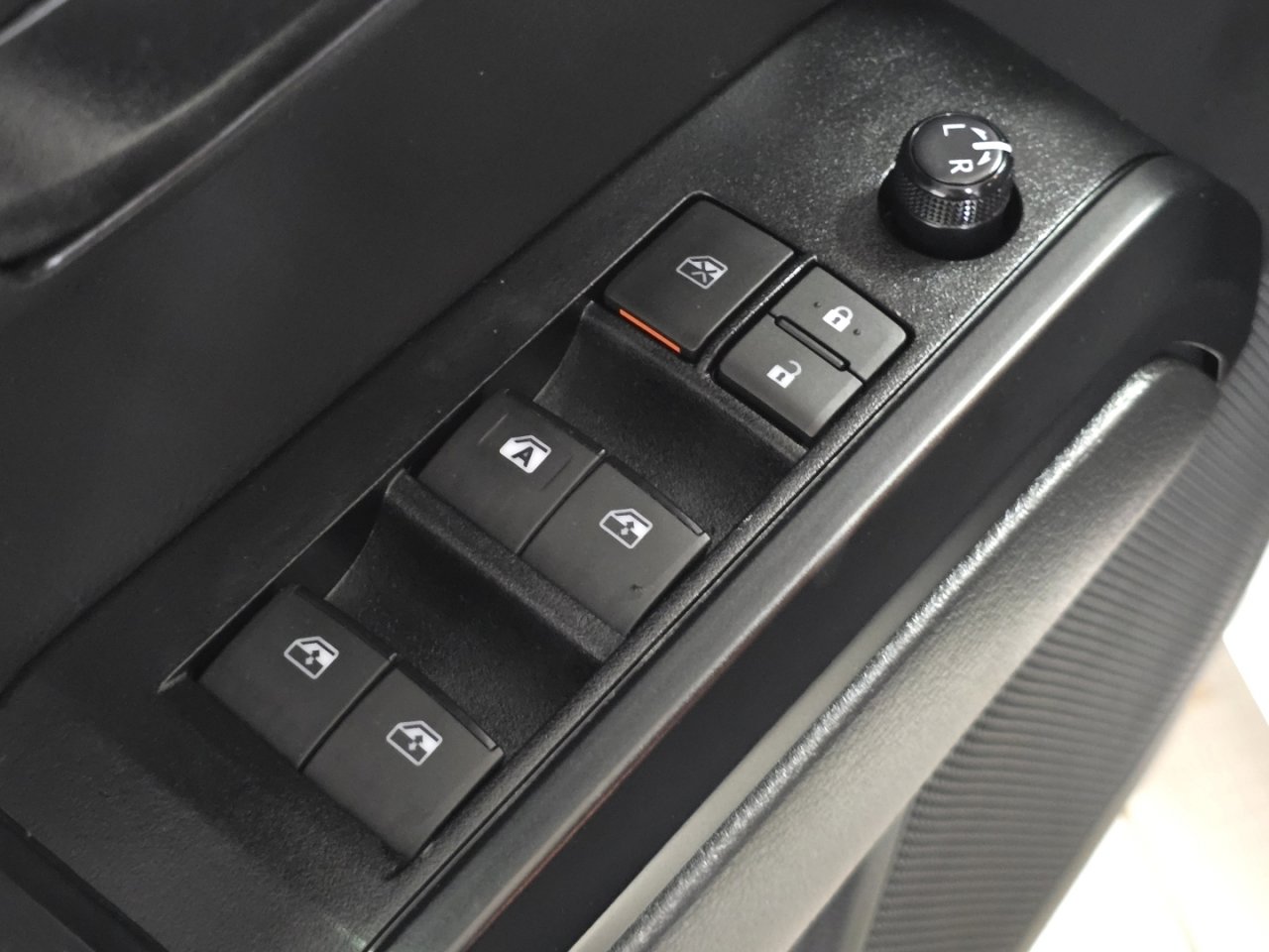 Certified 2023 Toyota Tacoma SR AWD/4WD image 27