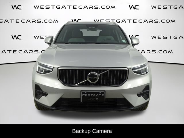Used 2025 Volvo XC40 B5 Core AWD/4WD image 4