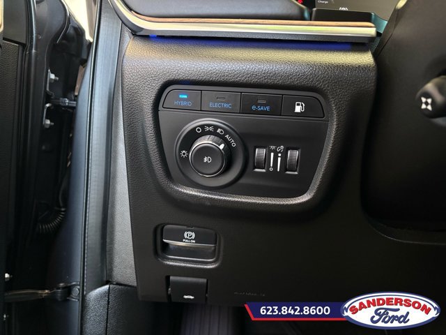 Used 2022 Jeep Grand Cherokee Summit w/ Advanced Protech Group IV AWD/4WD image 11