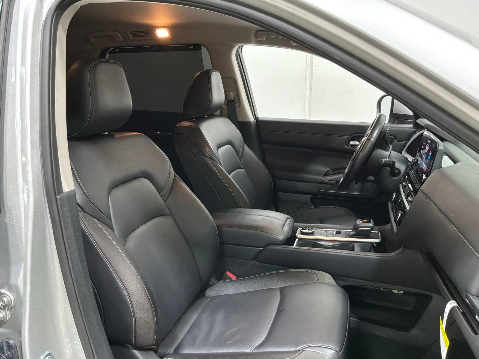 Used 2025 Nissan Pathfinder SL w/ Cargo Package AWD/4WD image 9