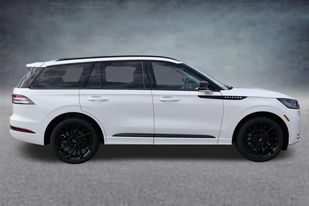 New 2027 Lincoln Aviator Reserve AWD/4WD image 2