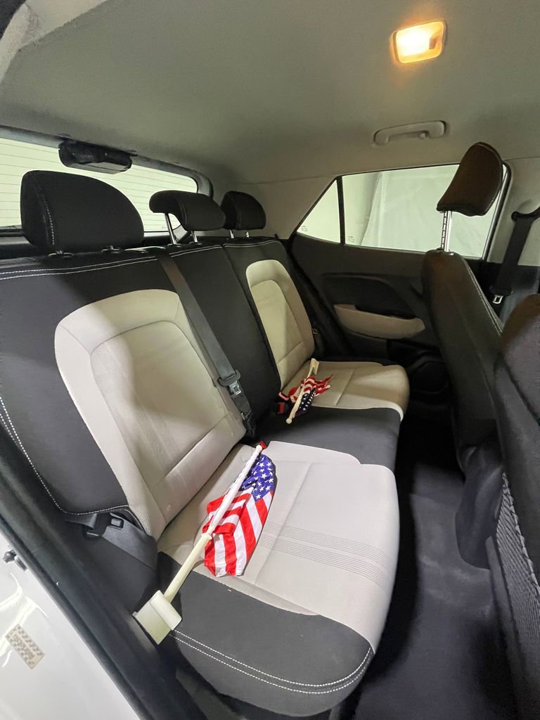 Used 2020 Hyundai Venue SEL image 31