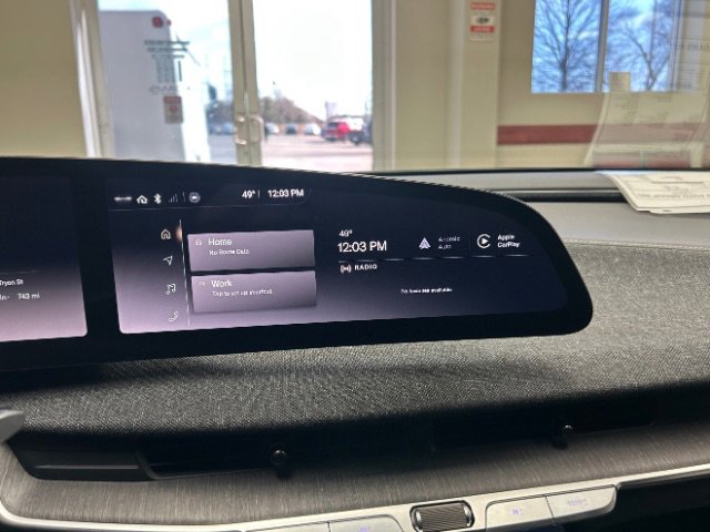 Used 2024 Lucid Air Touring image 18