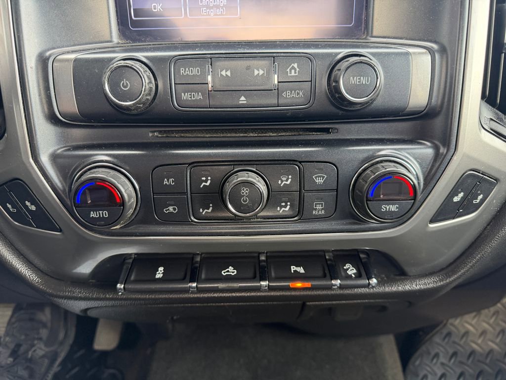 Used 2018 Chevrolet Silverado 1500 LT w/ Midnight Edition image 22