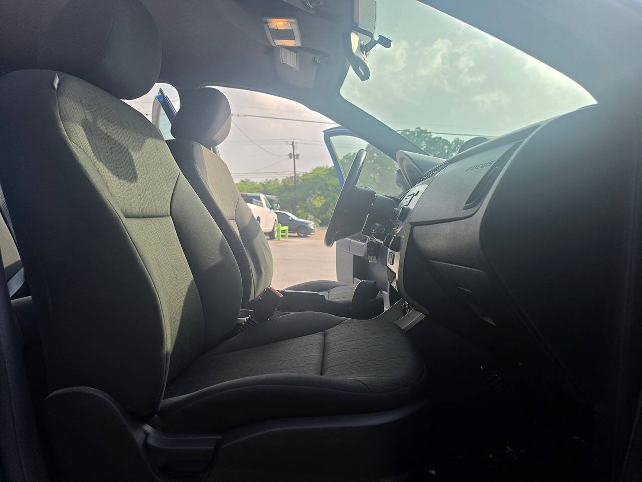 Used 2010 Ford Focus SE FWD image 30