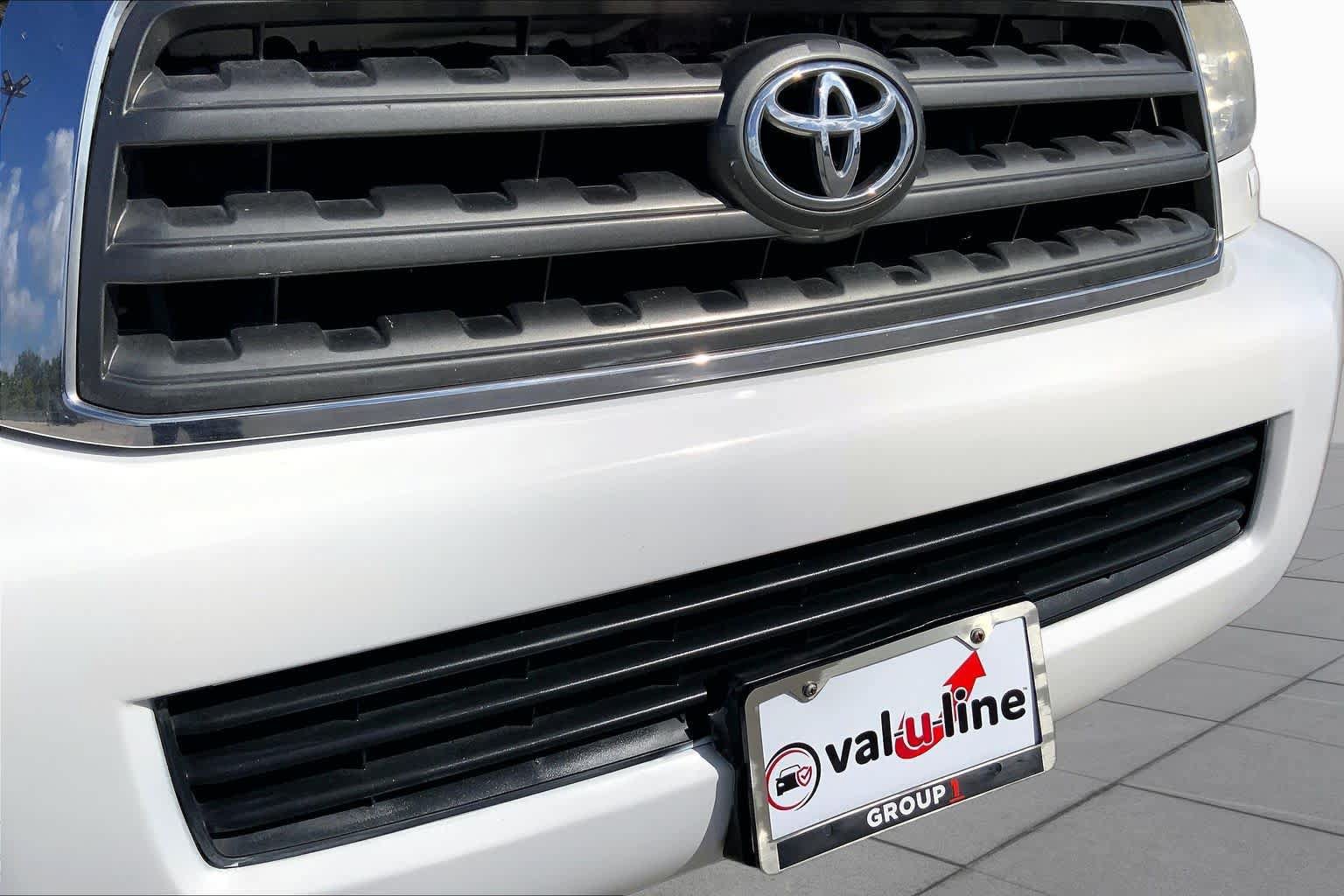 Used 2017 Toyota Sequoia SR5 RWD image 29