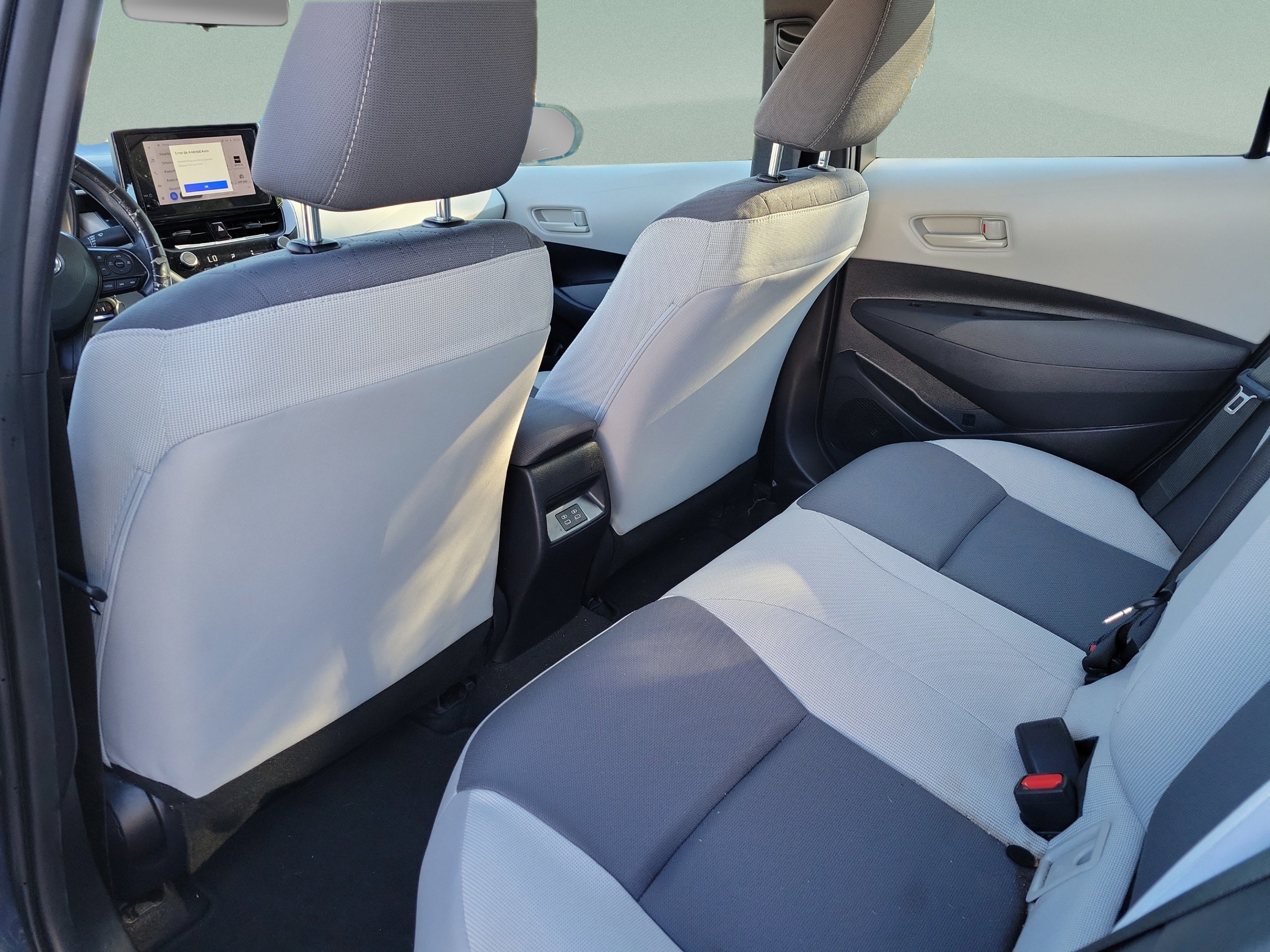 Used 2024 Toyota Corolla LE FWD image 5