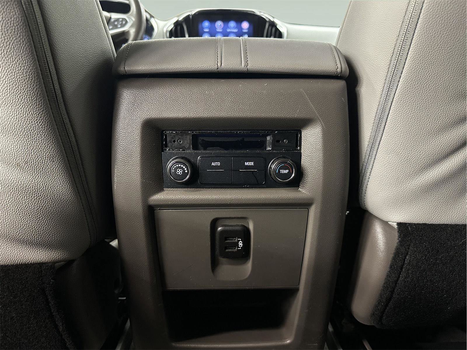 Certified 2020 Chevrolet Traverse LT image 33