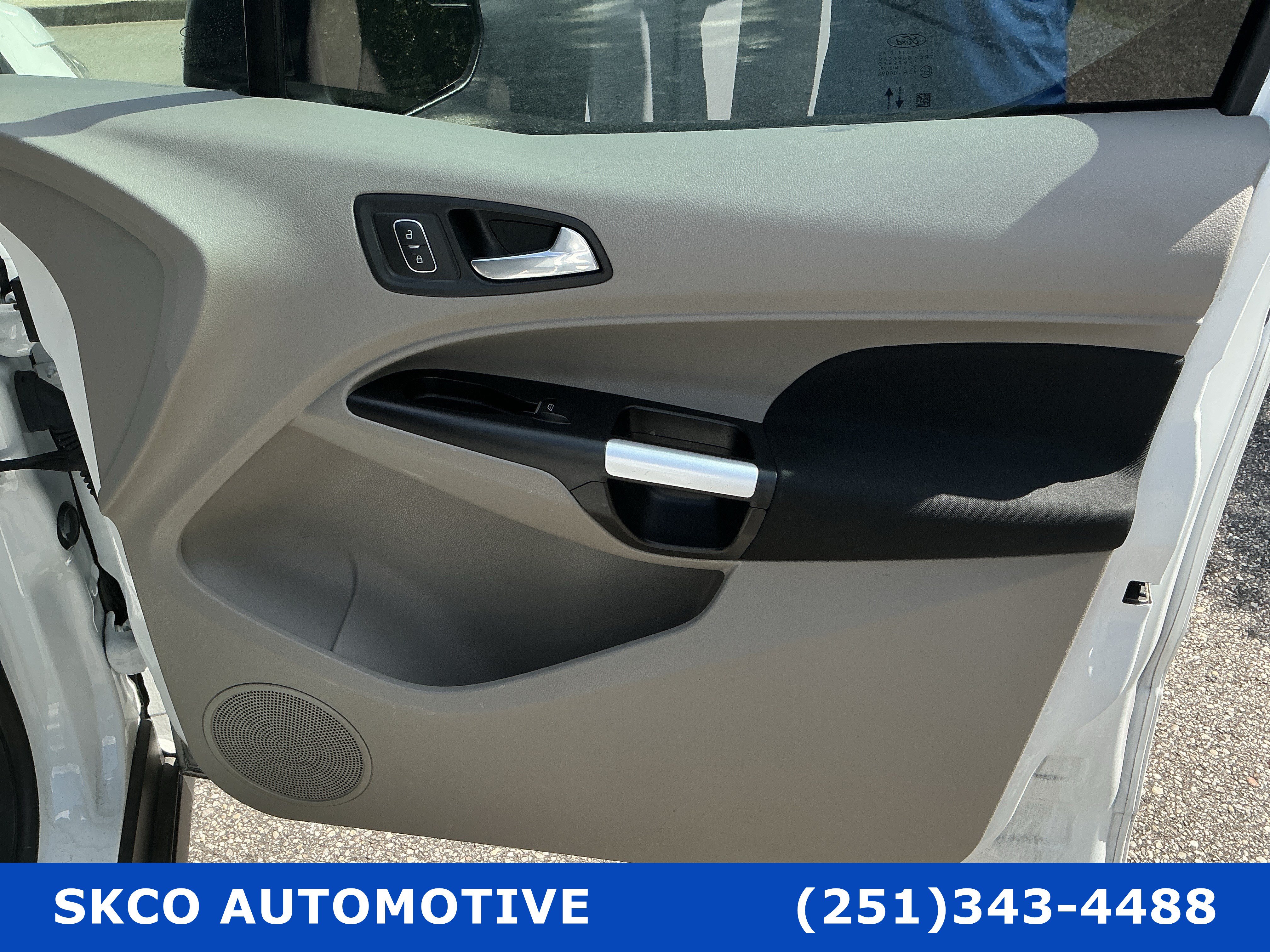Used 2022 Ford Transit Connect XLT FWD image 12