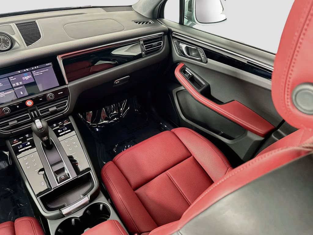 New 2026 Porsche Macan AWD/4WD image 26