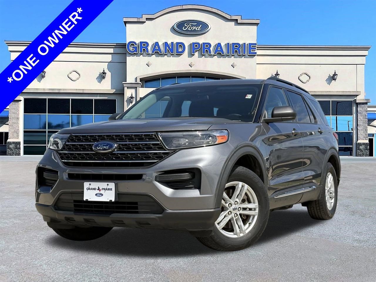 Used 2022 Ford Explorer XLT image 1