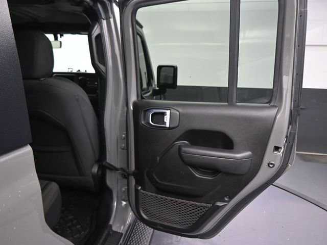 Used 2022 Jeep Gladiator Sport image 12