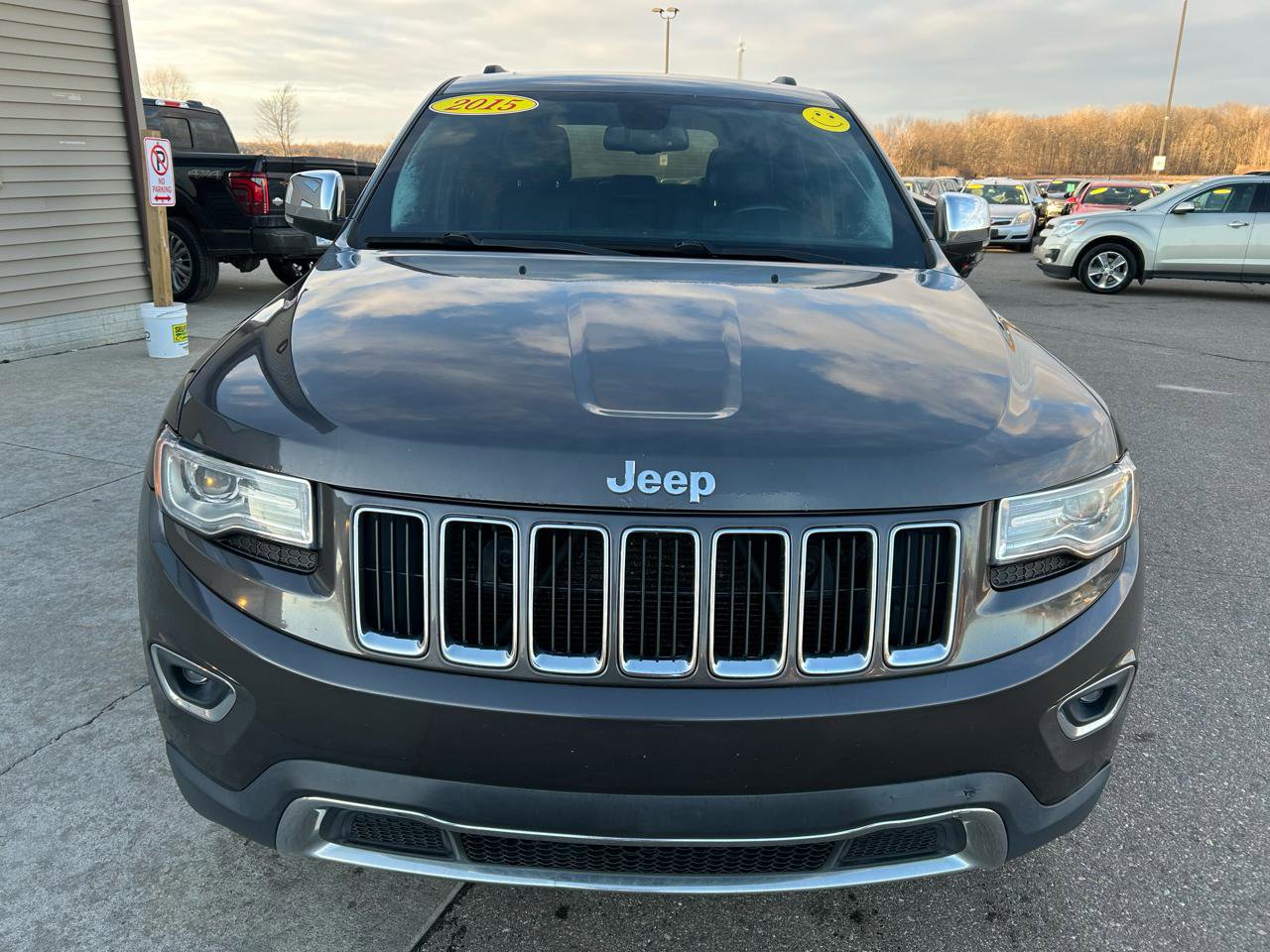 Used 2015 Jeep Grand Cherokee Limited w/ Luxury Group II image 2