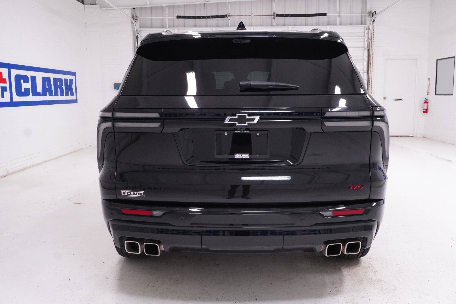 Used 2026 Chevrolet Traverse RS FWD image 36