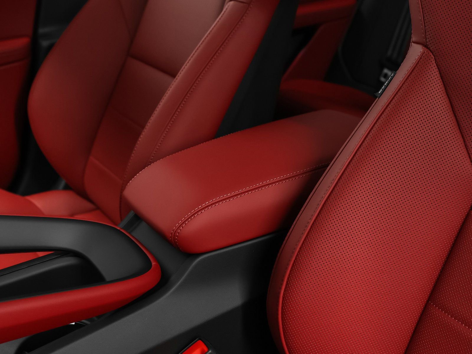 New 2025 Porsche Macan 4S Electric image 44