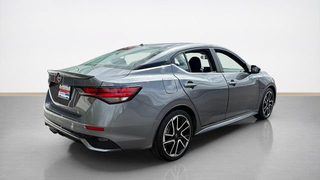 Certified 2025 Nissan Sentra SR FWD image 3