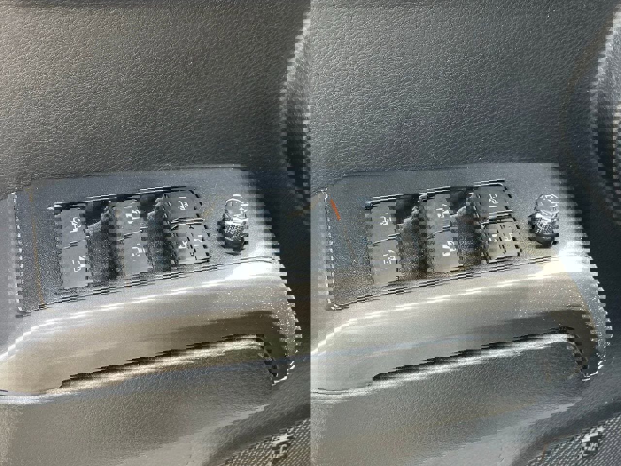 Used 2017 Toyota Tacoma TRD Off-Road image 7