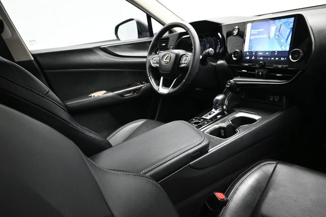 Used 2023 Lexus NX 250 FWD w/ Towing Package (2000 Lbs) image 17