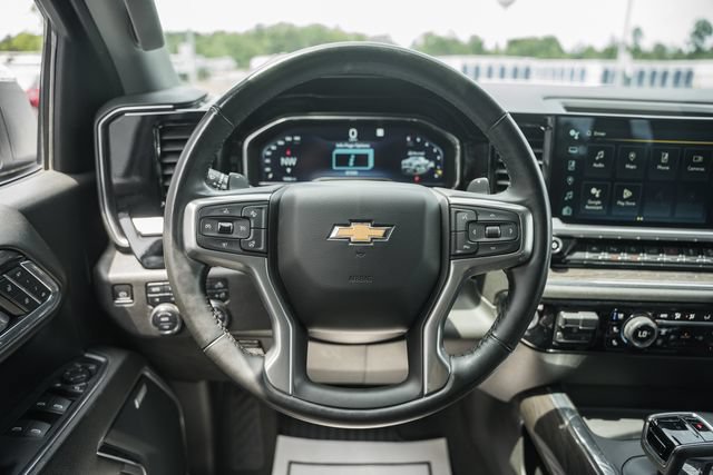 Used 2023 Chevrolet Silverado 1500 LTZ w/ LTZ Convenience Package II AWD/4WD image 34