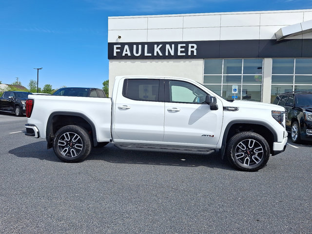 Used 2025 GMC Sierra 1500 AT4 w/ Technology Package AWD/4WD image 7