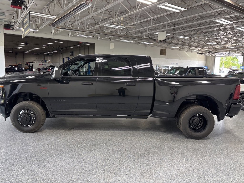 New 2025 RAM 3500 Laramie image 4