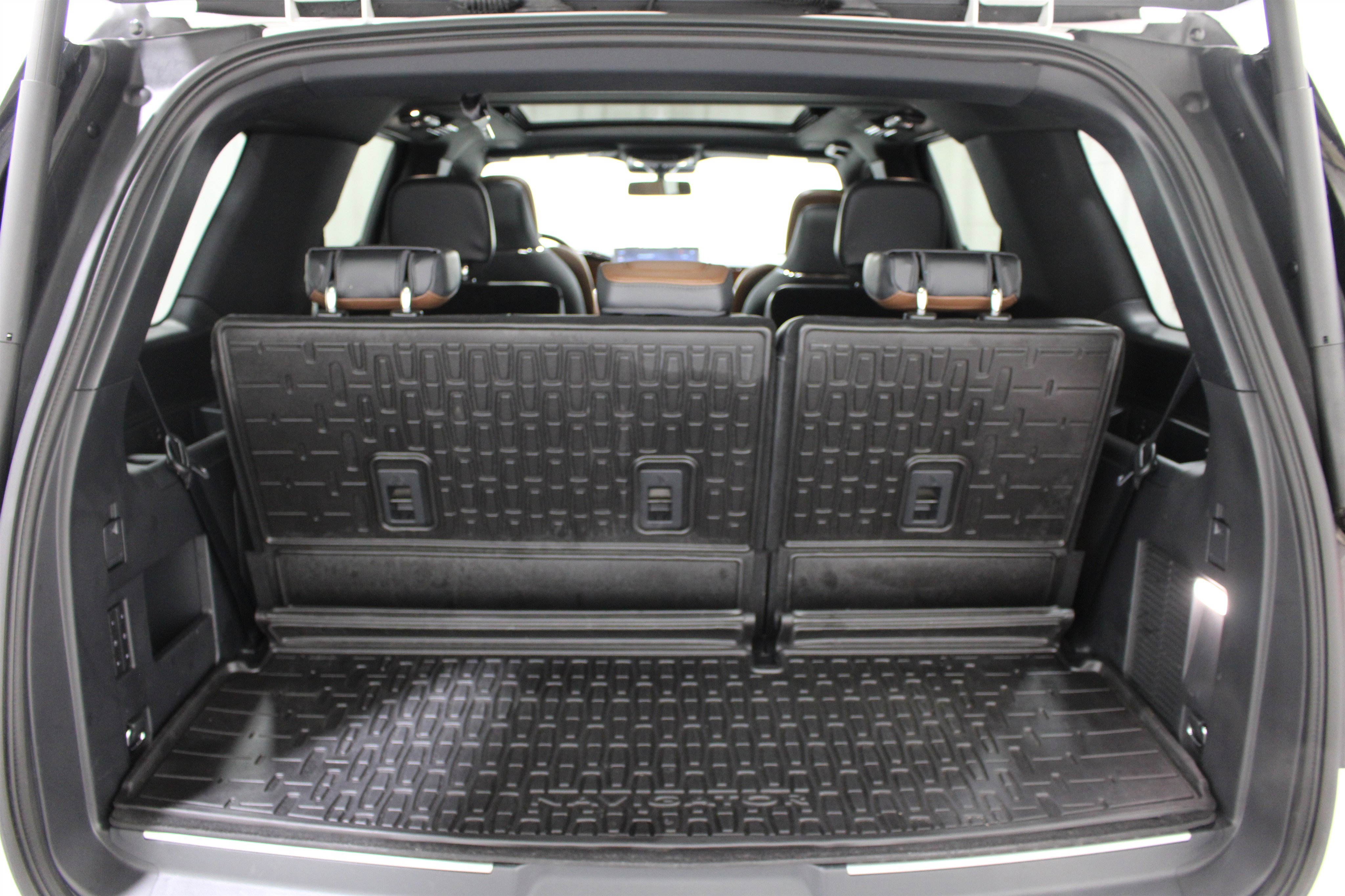 Used 2024 Lincoln Navigator Reserve AWD/4WD image 22