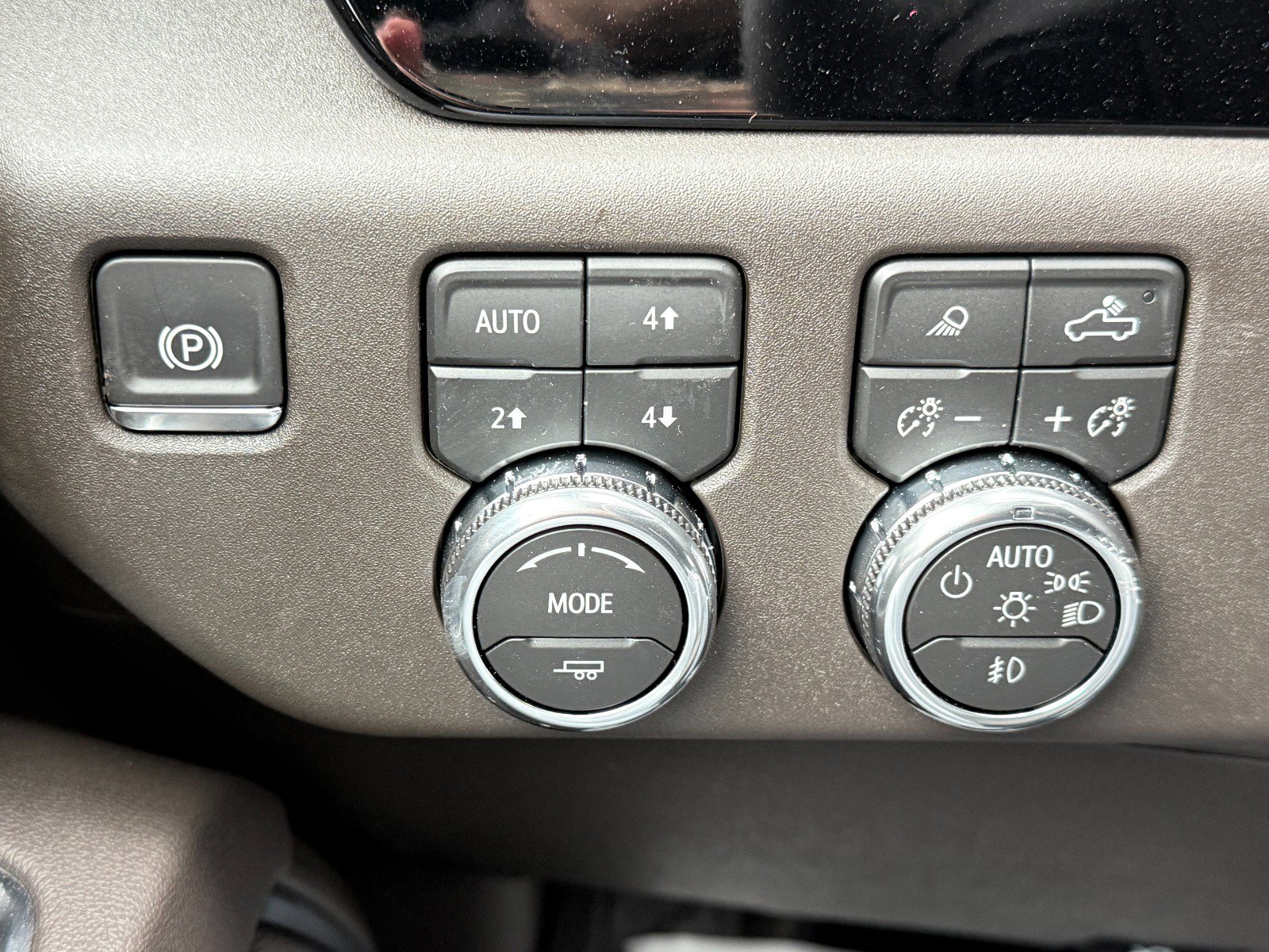 New 2026 GMC Sierra 2500 SLT w/ Max Trailering Package image 31