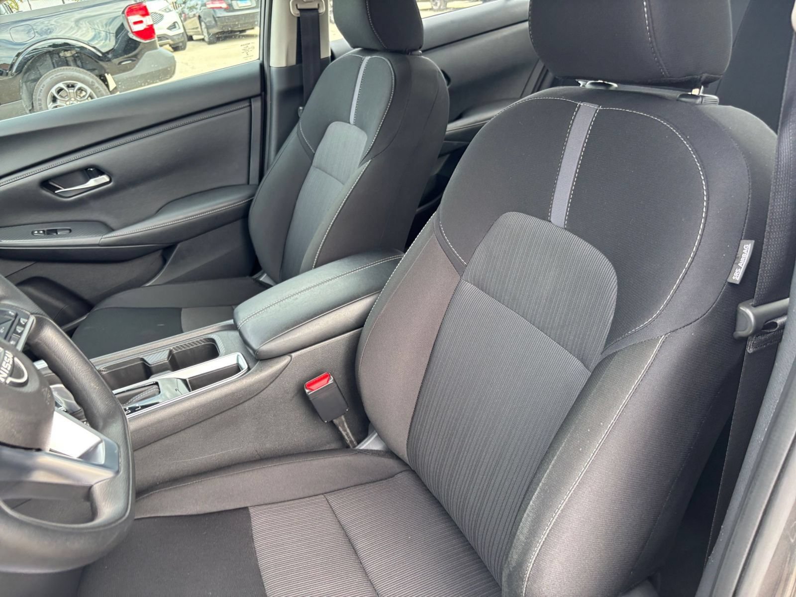 Used 2025 Nissan Sentra SV FWD image 33