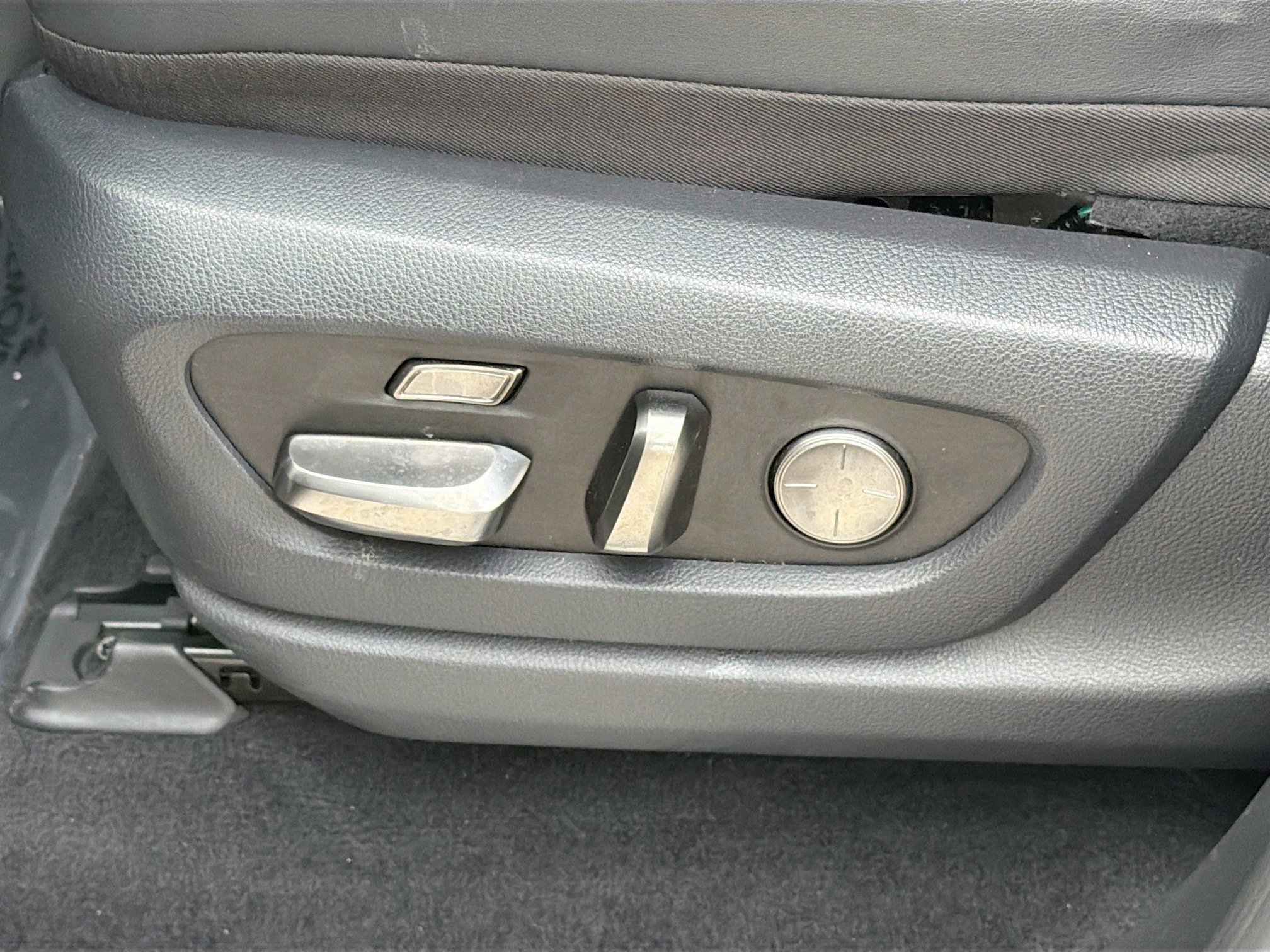 Used 2023 Lexus LX 600 F Sport w/ Accessory Package (A2) image 27