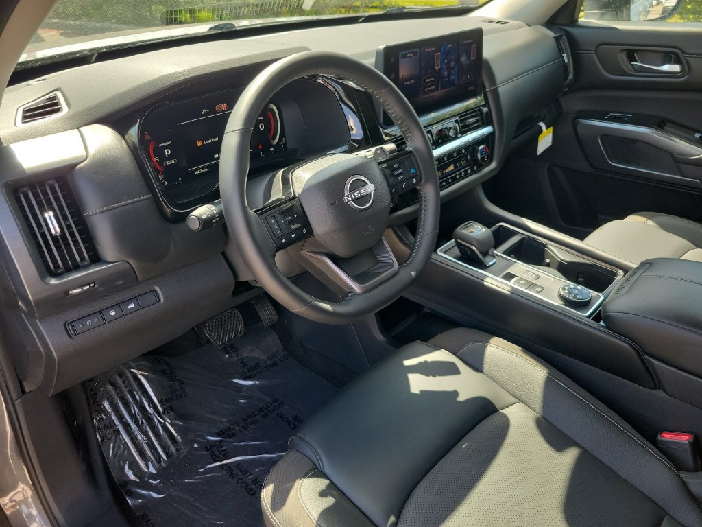 Certified 2026 Nissan Pathfinder SL AWD/4WD image 15