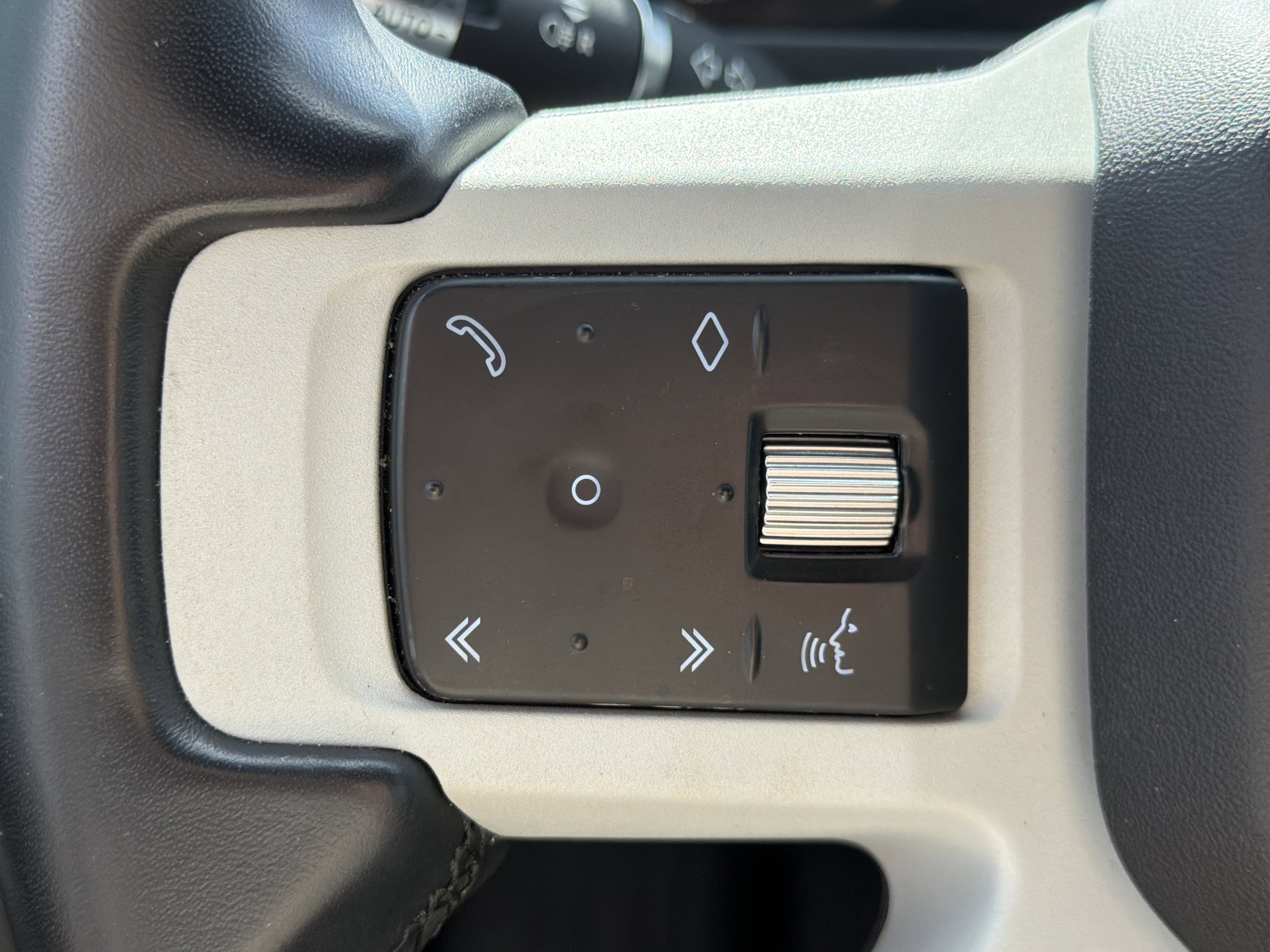 Used 2022 Land Rover Defender 110 S AWD/4WD image 64