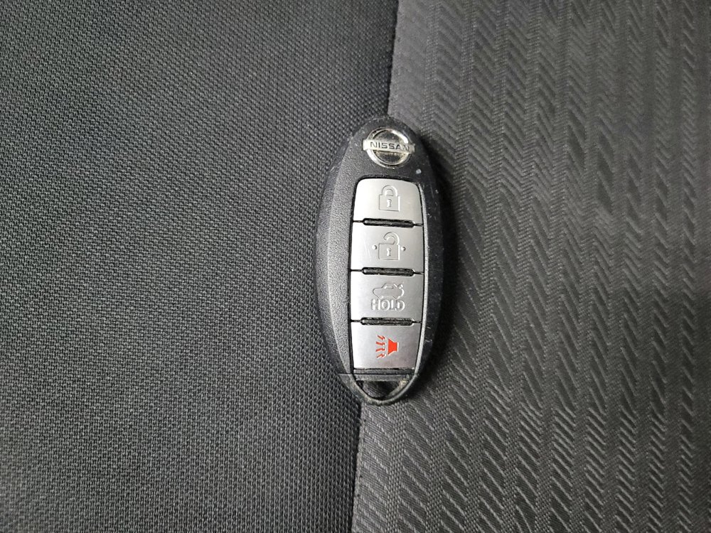 Used 2022 Nissan Versa SV FWD image 32