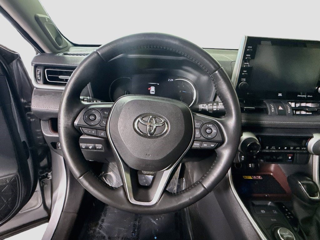 Used 2022 Toyota RAV4 Limited AWD/4WD image 12