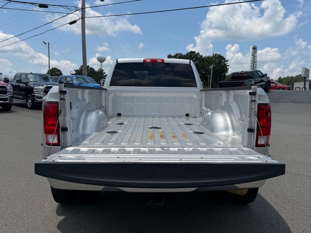 Used 2018 RAM 3500 Tradesman w/ Chrome Appearance Group AWD/4WD image 5