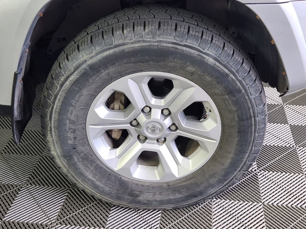 Used 2018 Toyota 4Runner SR5 Premium AWD/4WD image 9