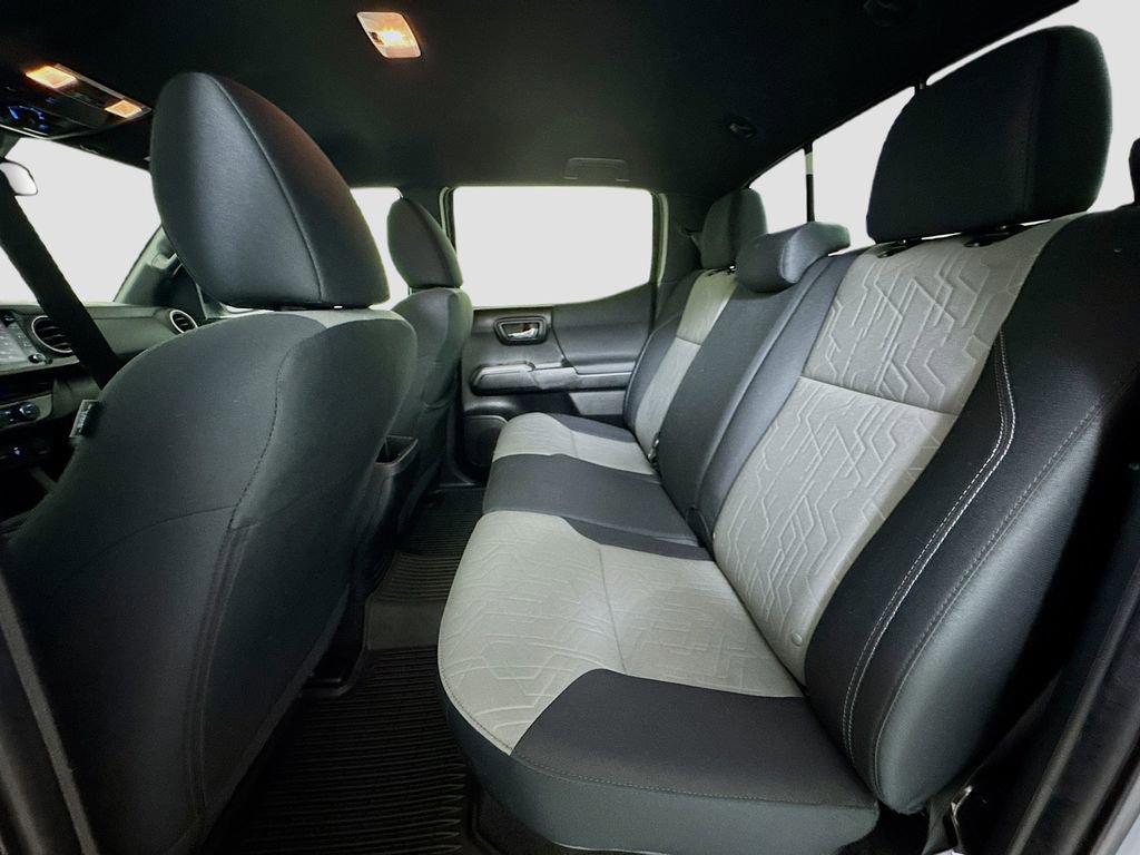 Used 2022 Toyota Tacoma TRD Off-Road w/ Technology Package AWD/4WD image 20