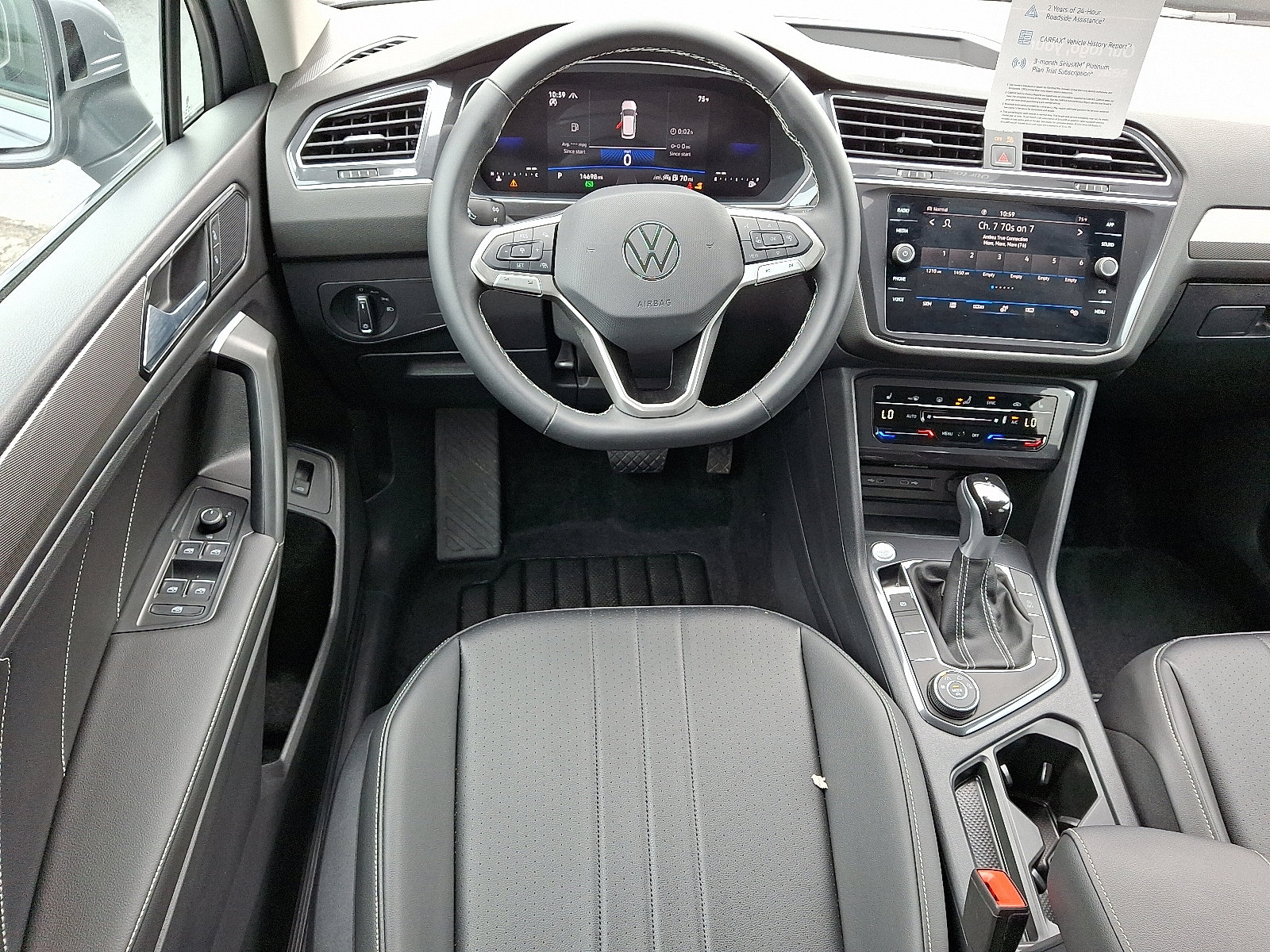 Certified 2024 Volkswagen Tiguan SE image 11