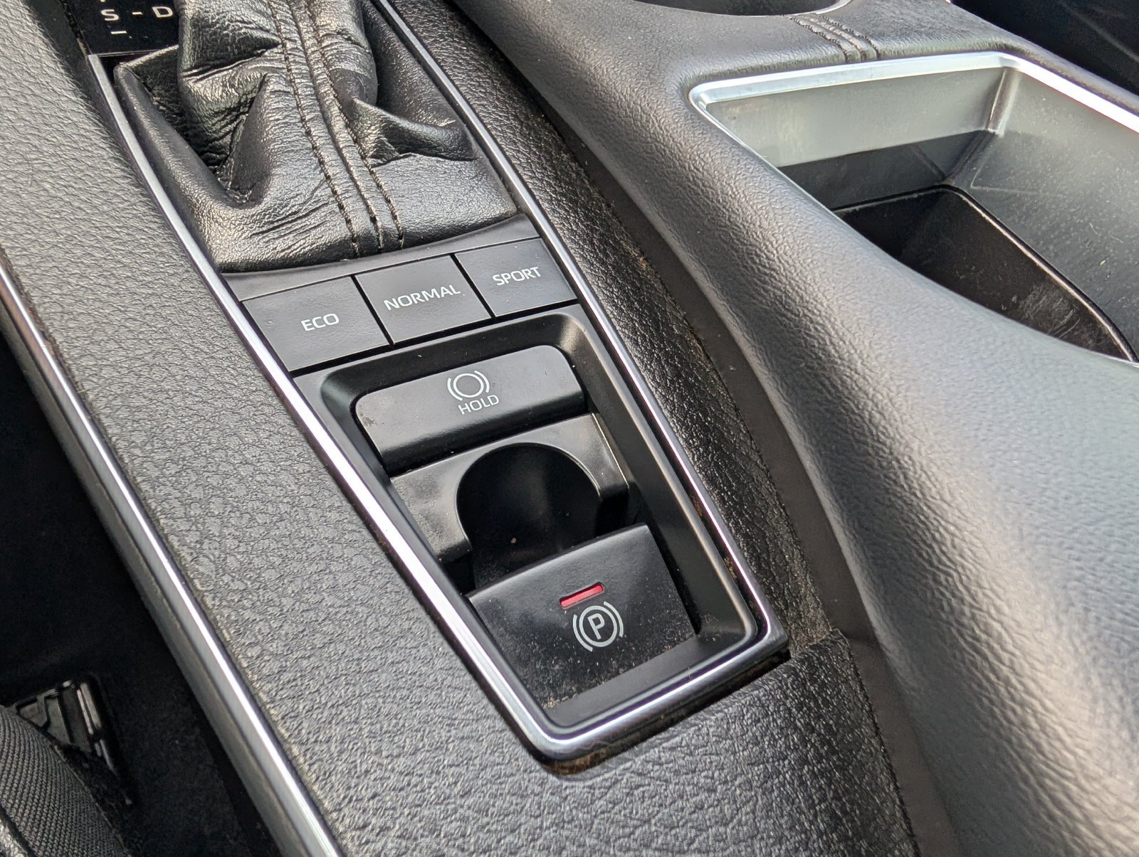 Used 2020 Toyota Avalon XLE w/ Moonroof Package FWD image 24