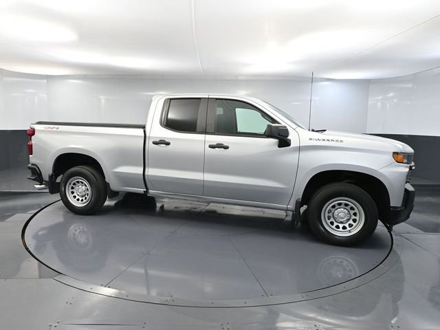Used 2020 Chevrolet Silverado 1500 W/T w/ WT Value Package AWD/4WD image 3