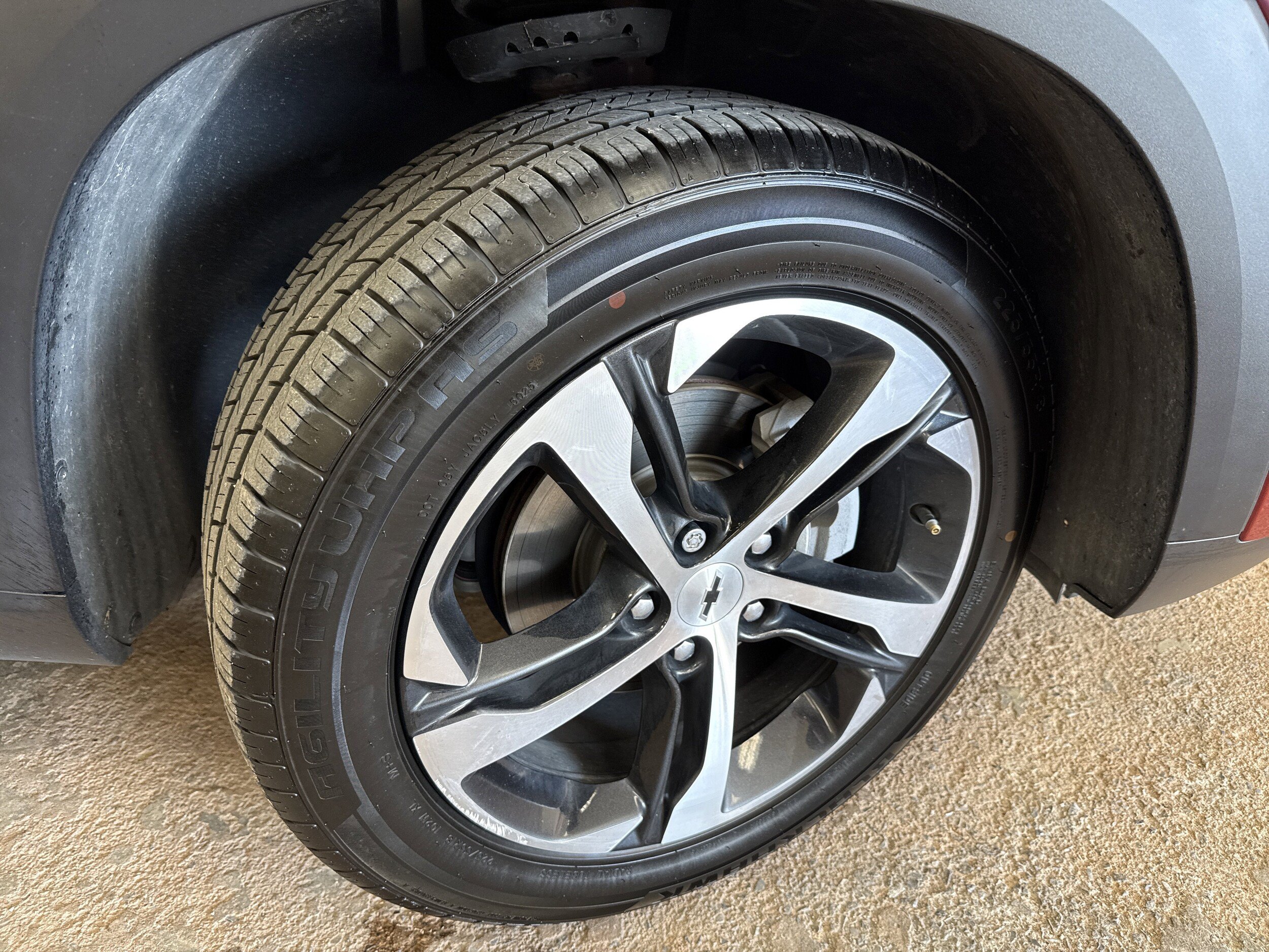 Used 2024 Chevrolet Trax RS FWD image 14