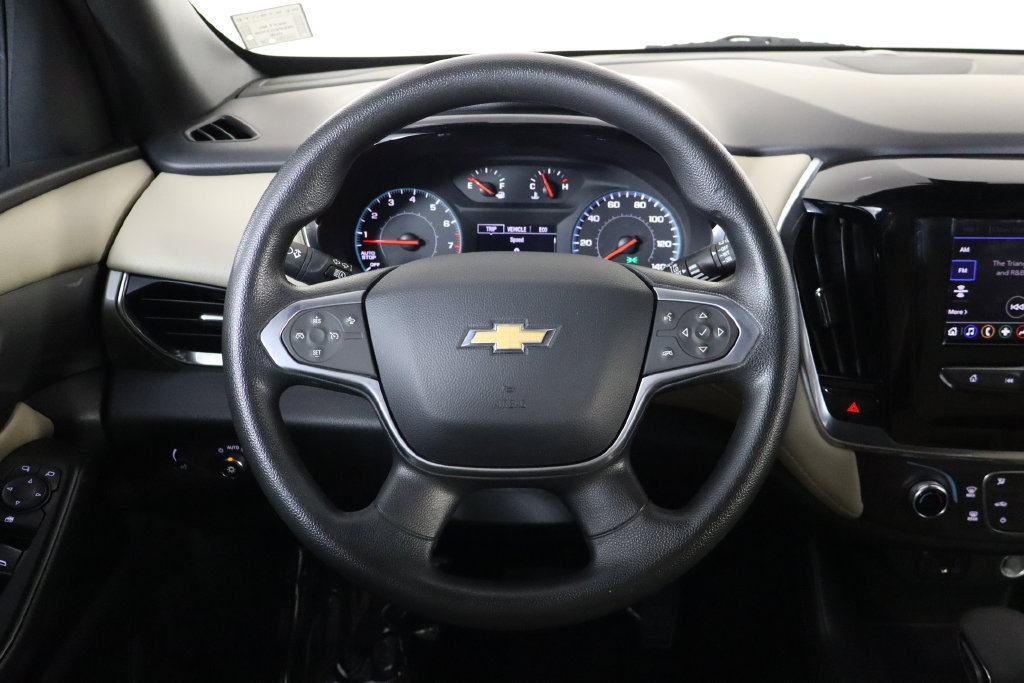 Used 2023 Chevrolet Traverse LS FWD image 7