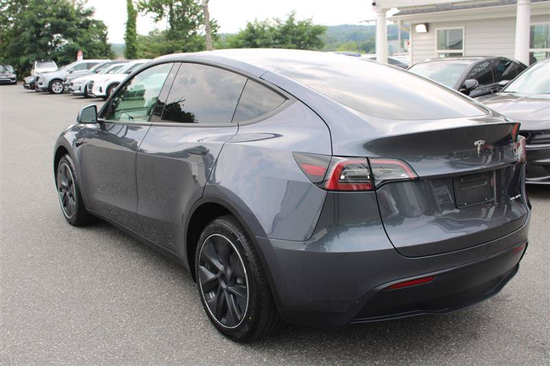Used 2023 Tesla Model Y Long Range AWD/4WD image 5
