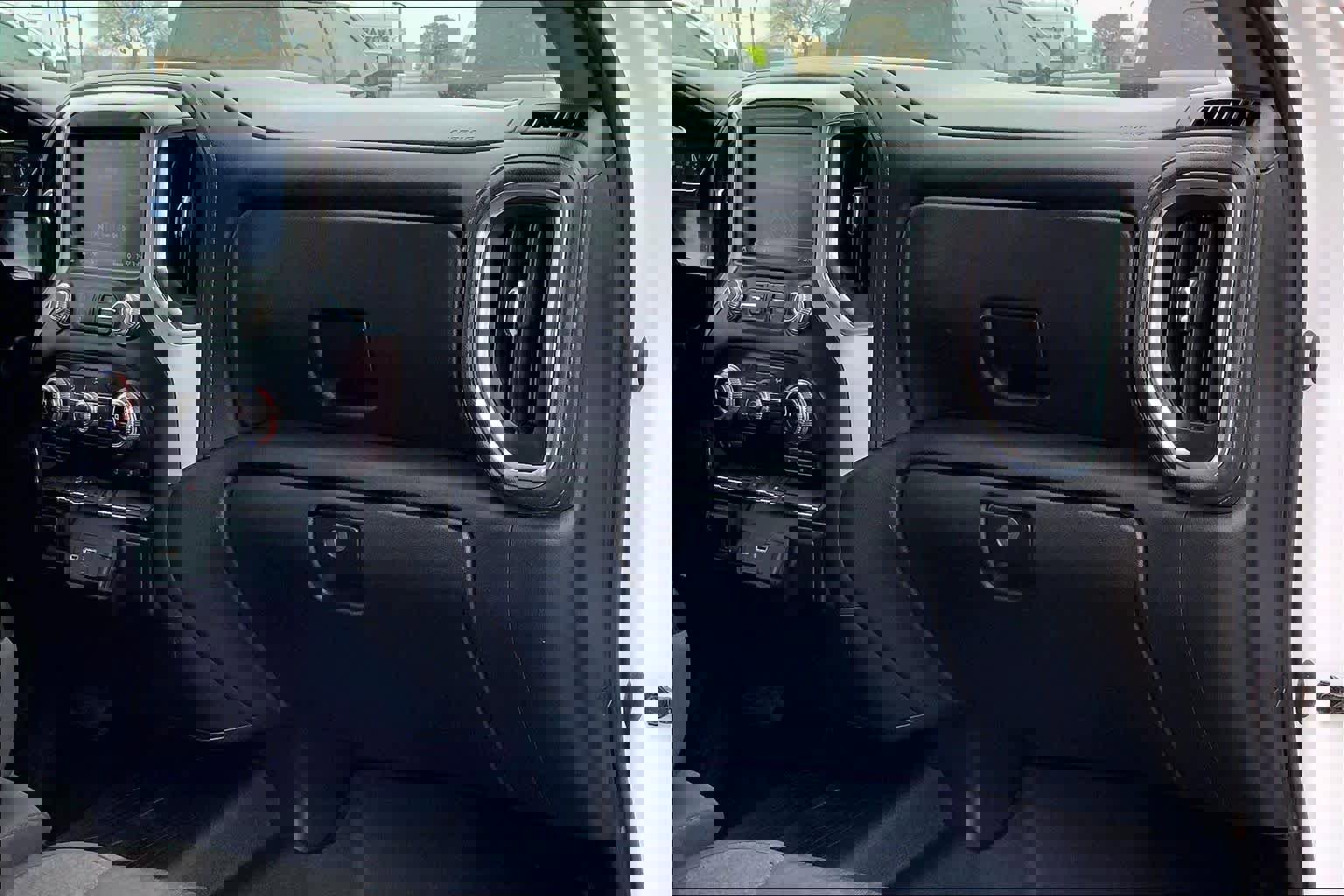 Used 2022 GMC Sierra 3500 SLE w/ SLE Convenience Package image 19