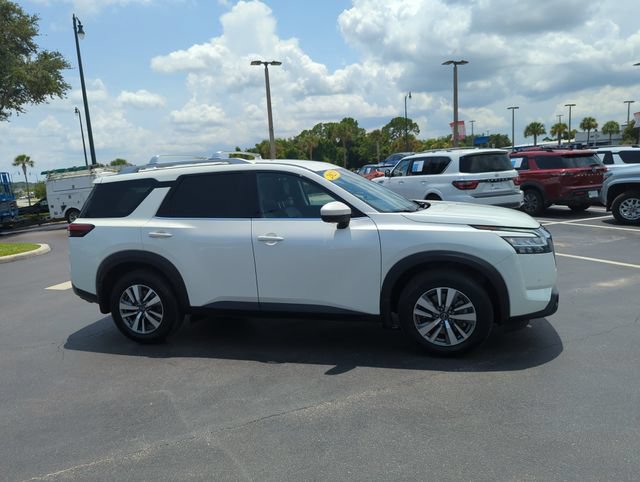 Certified 2023 Nissan Pathfinder SL AWD/4WD image 2